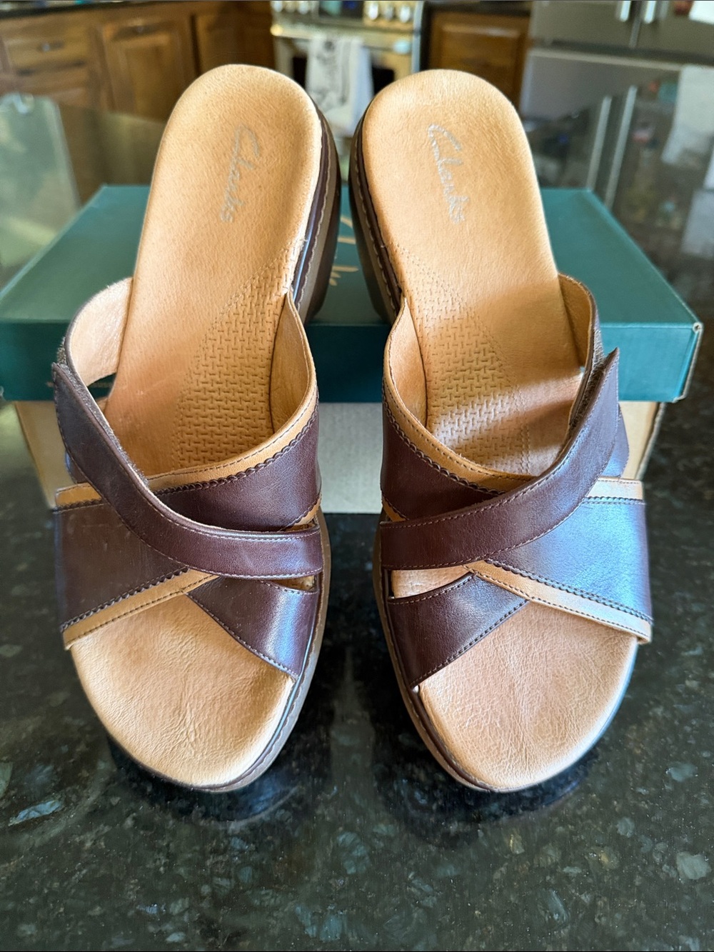Clarks Women’s Brown Leather Crossover Slide Mules JS-143